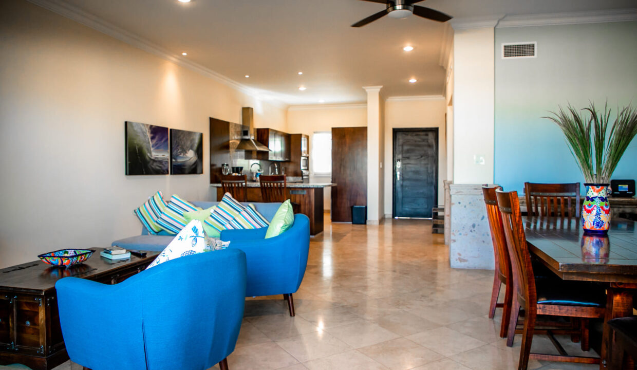 Beautiful condo with 2 bedrooms, just 3 minutes from the beach and downtown (24)