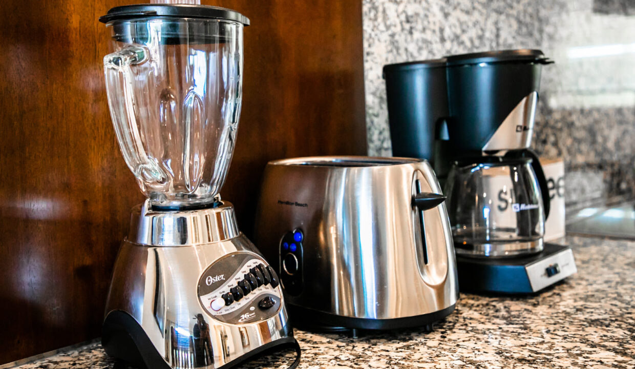 Beautiful condo with 2 bedrooms, just 3 minutes from the beach and downtown (28)