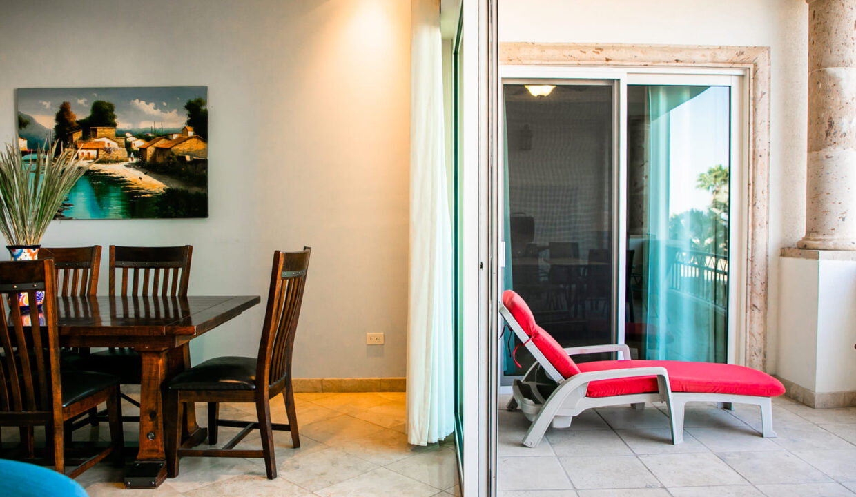 Beautiful condo with 2 bedrooms, just 3 minutes from the beach and downtown (32)