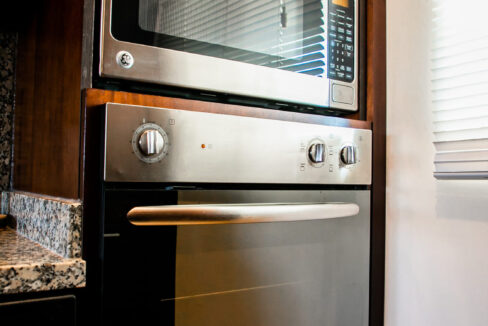 Beautiful condo with 2 bedrooms, just 3 minutes from the beach and downtown (36)