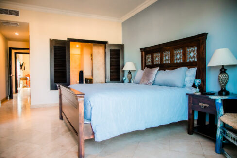 Beautiful condo with 2 bedrooms, just 3 minutes from the beach and downtown (46)