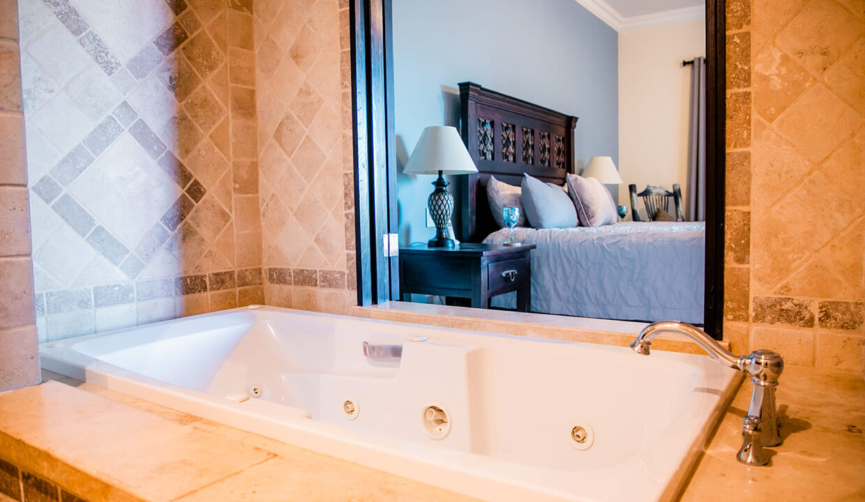 Beautiful condo with 2 bedrooms, just 3 minutes from the beach and downtown (48)