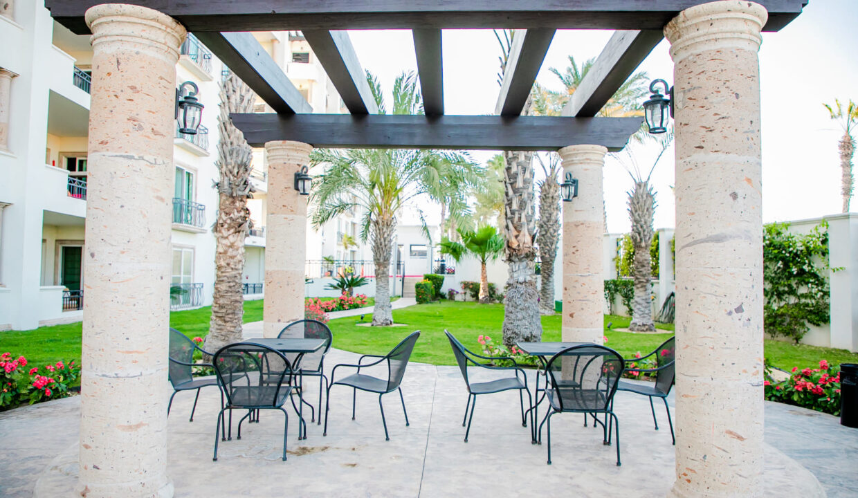 Beautiful condo with 2 bedrooms, just 3 minutes from the beach and downtown (8)